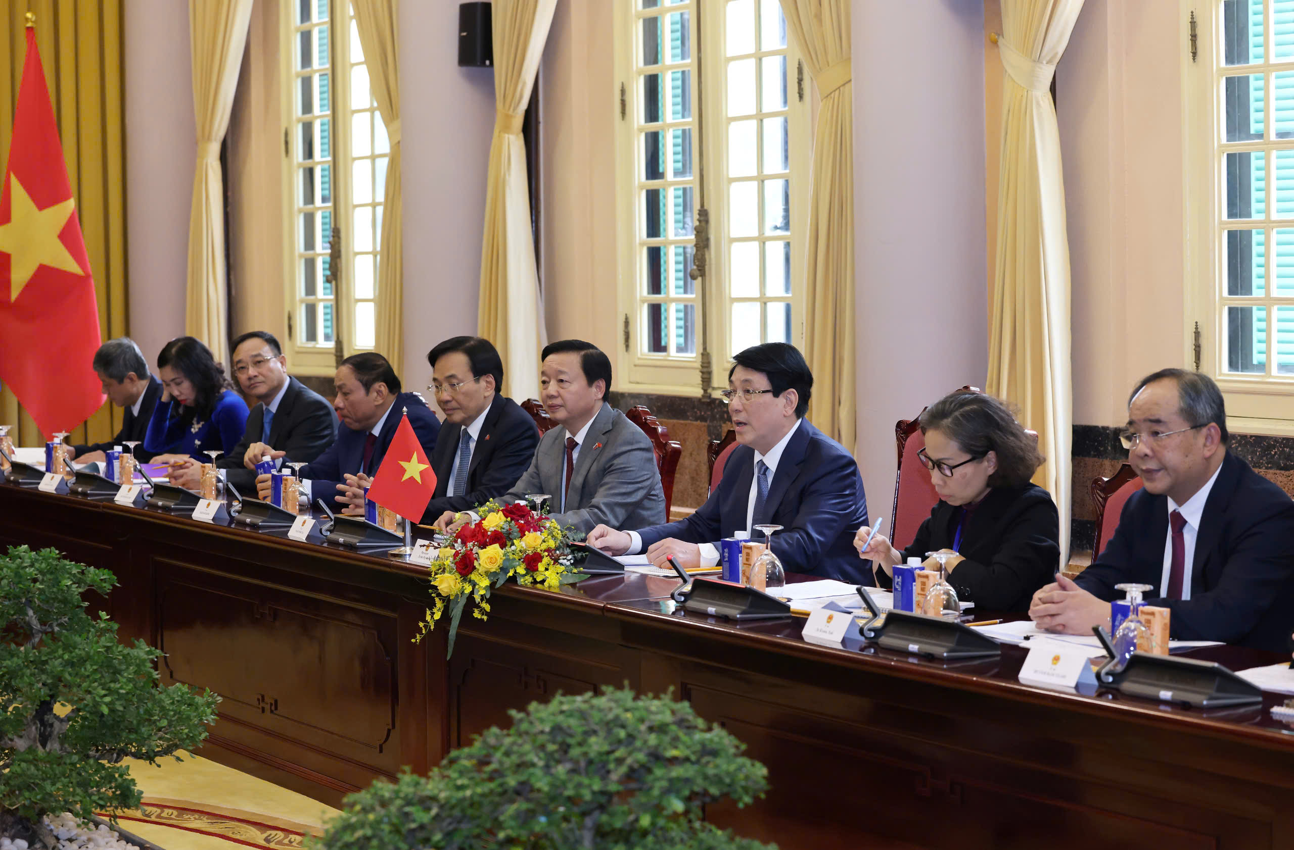 Thủ tướng Nga trao Huân chương Hữu nghị tặng Chủ tịch nước Lương Cường- Ảnh 8. Thủ tướng Nga trao Huân chương Hữu nghị tặng Chủ tịch nước Lương Cường- Ảnh 8.