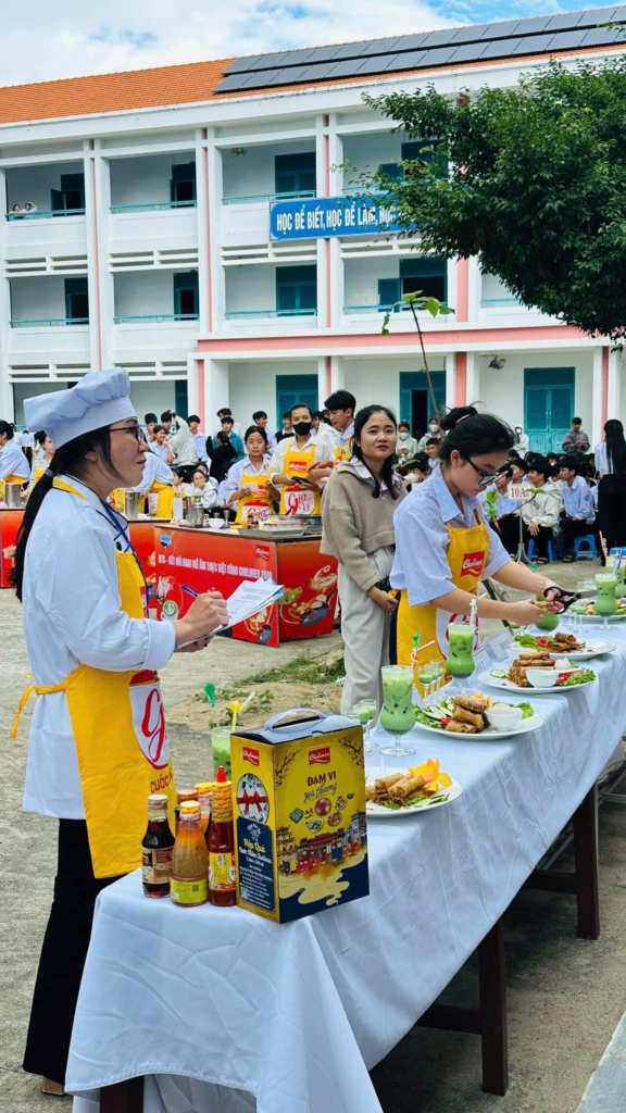 Tổng thống Macron tìm lối thoát cho cuộc khủng hoảng chính trị ở Pháp - Vietnam.vn