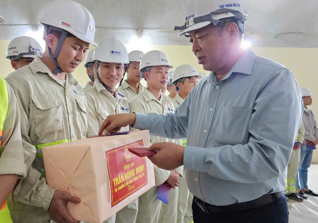 Bộ trưởng Trần Hồng Minh: Nỗ lực đưa cao tốc Quảng Ngãi - Hoài Nhơn vượt tiến độ - Ảnh 4.