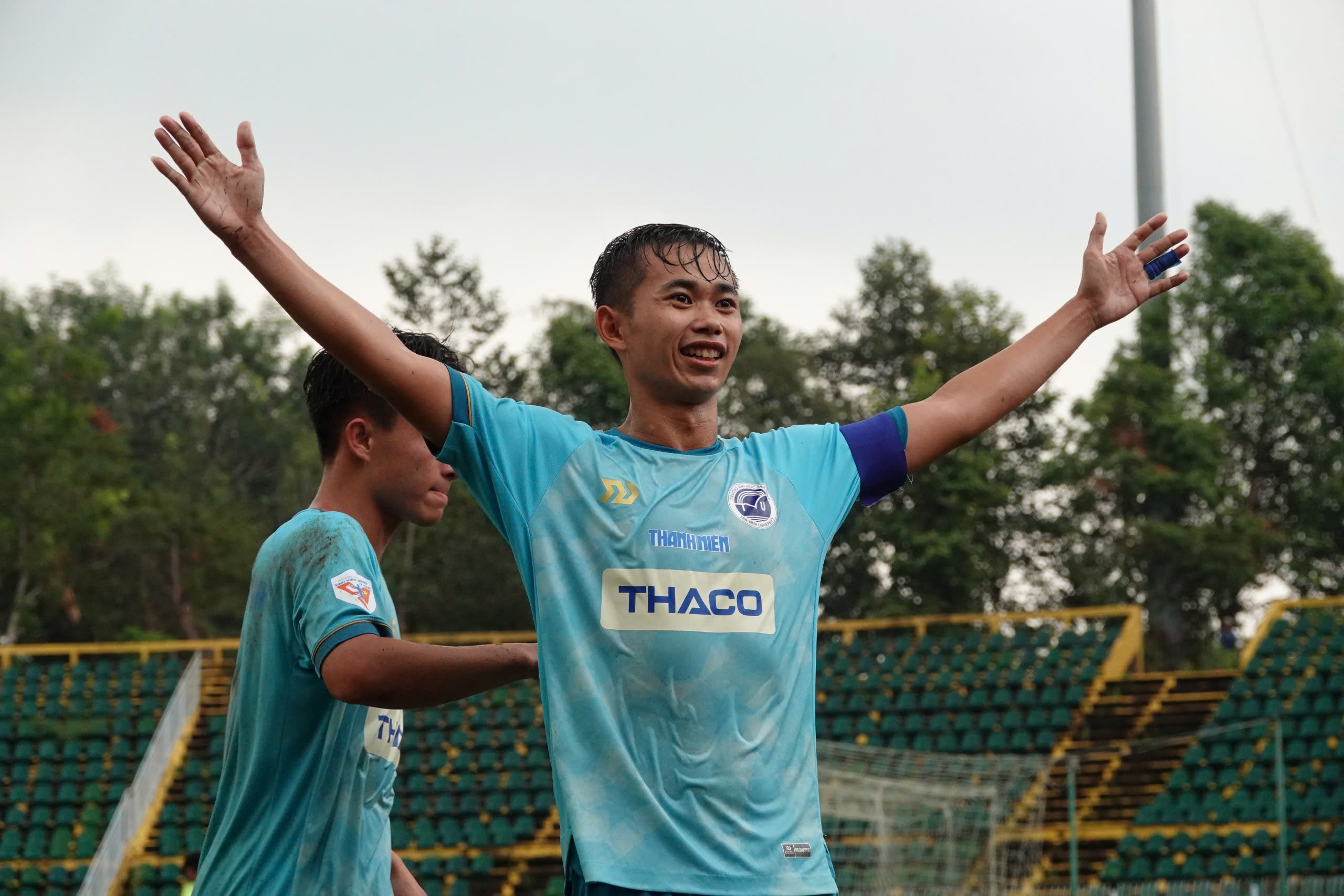 Chung kết vòng loại Tây Nam bộ: Cuộc đối đầu của 2 tay 'săn bàn' xuất sắc- Ảnh 4. Chung kết vòng loại Tây Nam bộ: Cuộc đối đầu của 2 tay 'săn bàn' xuất sắc- Ảnh 4.