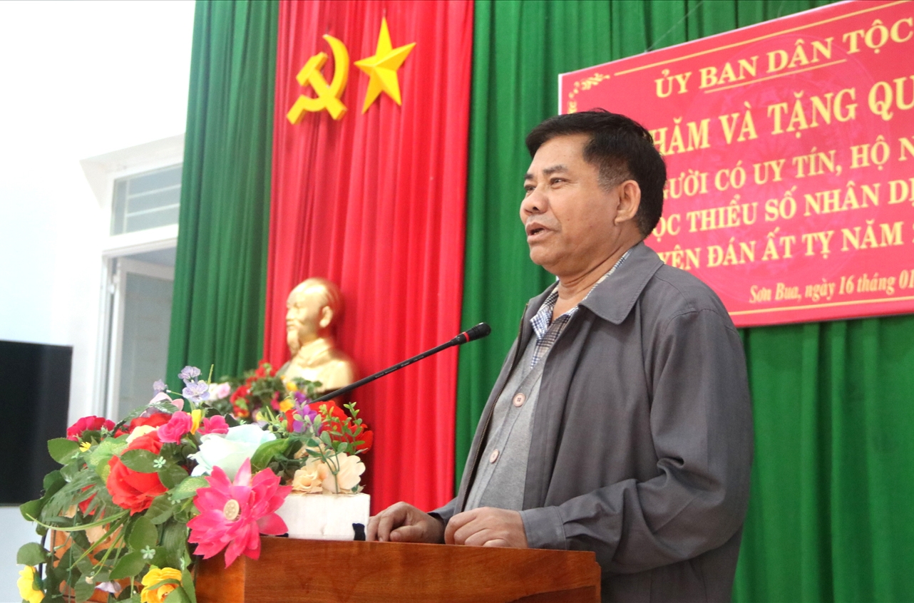 Thứ trưởng, Phó Chủ nhiệm UBDT Y Thông thăm, chúc Tết đồng bào vùng cao Quảng Ngãi Thứ trưởng, Phó Chủ nhiệm UBDT Y Thông thăm, chúc Tết đồng bào vùng cao Quảng Ngãi