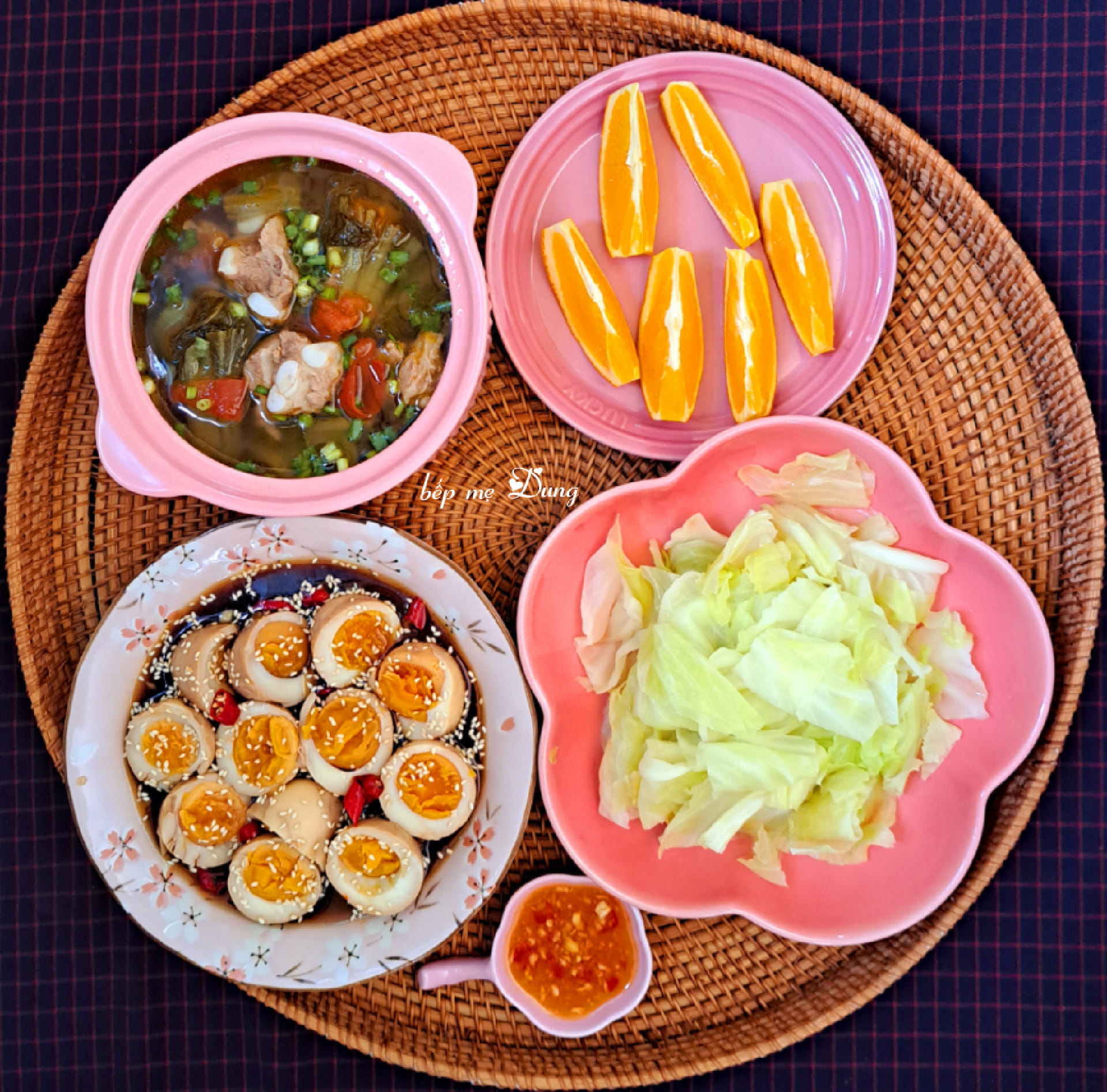 Gợi ý 20 mâm cơm gia đình dành cho 4 người mang lại không khí ấm cúng ngày đông- Ảnh 5. Gợi ý 20 mâm cơm gia đình dành cho 4 người mang lại không khí ấm cúng ngày đông- Ảnh 5.
