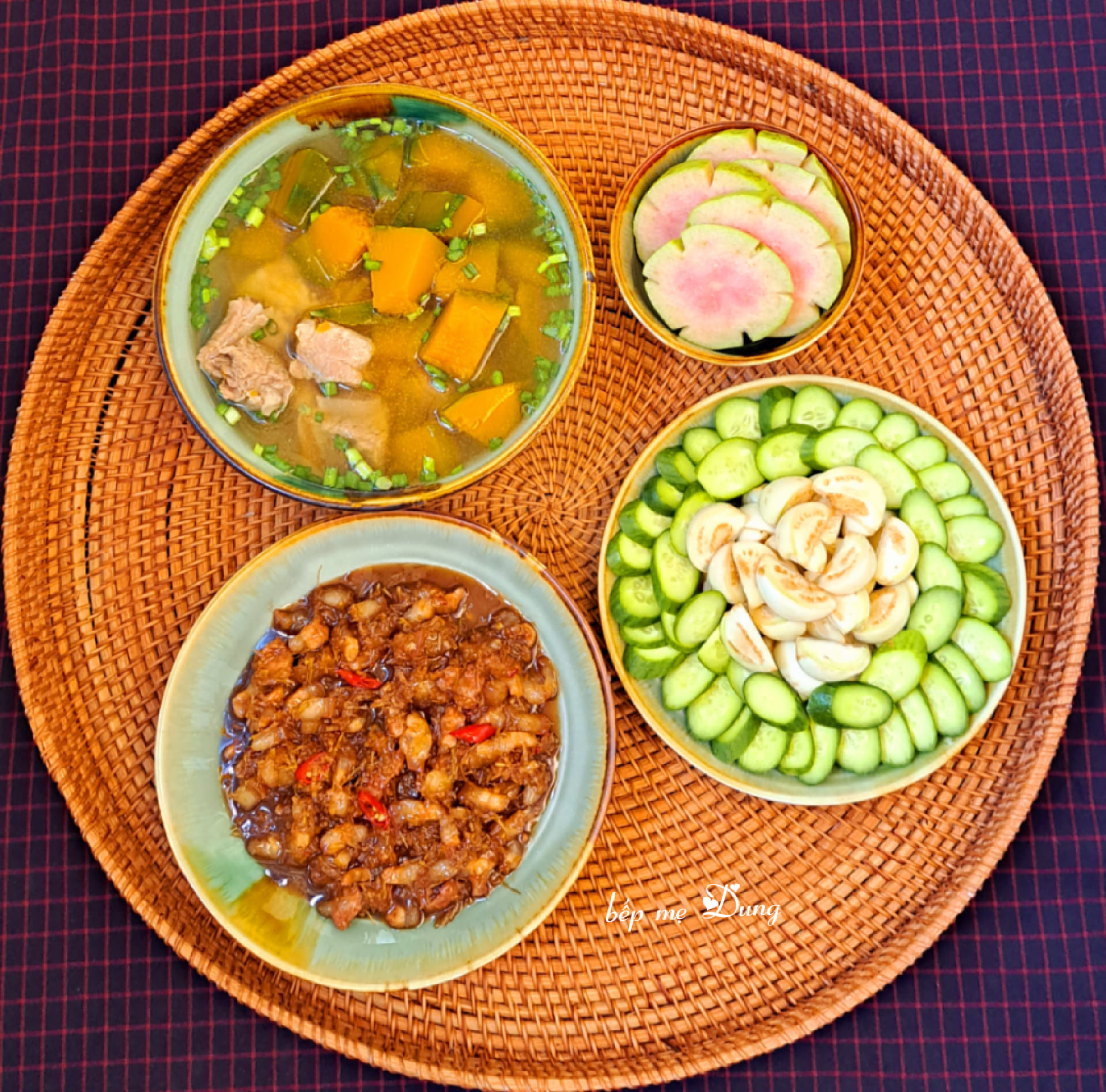 Gợi ý 20 mâm cơm gia đình dành cho 4 người mang lại không khí ấm cúng ngày đông- Ảnh 20. Gợi ý 20 mâm cơm gia đình dành cho 4 người mang lại không khí ấm cúng ngày đông- Ảnh 20.