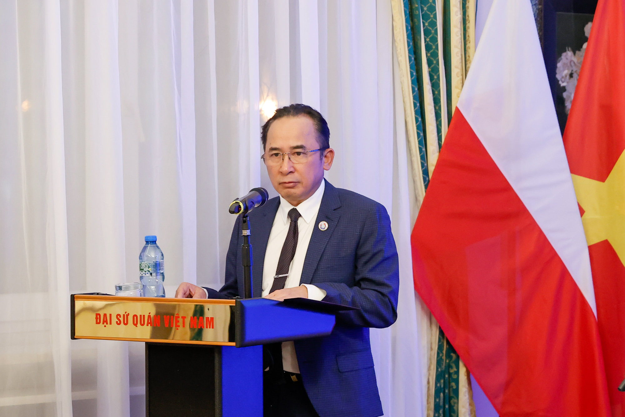 Đưa cộng đồng người Việt thành dân tộc thiểu số tại Ba Lan- Ảnh 8. Đưa cộng đồng người Việt thành dân tộc thiểu số tại Ba Lan- Ảnh 8.