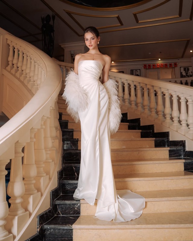 ‘Phá đảo’ mọi phong cách với những chiếc váy ôm body đầy quyến rũ- Ảnh 4. ‘Phá đảo’ mọi phong cách với những chiếc váy ôm body đầy quyến rũ- Ảnh 4.