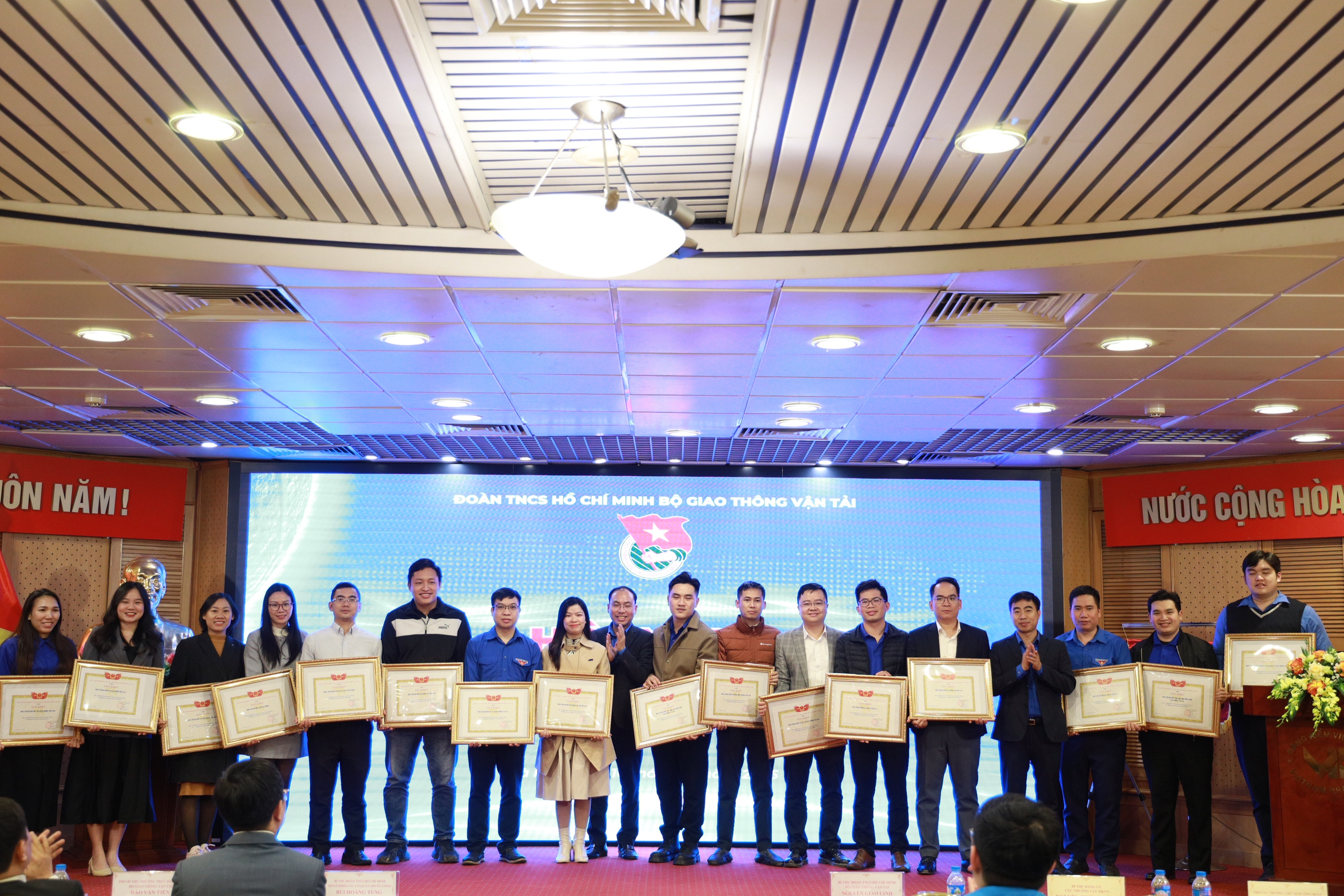 Đoàn Bộ GTVT nhận Cờ thi đua xuất sắc của Đoàn khối các cơ quan Trung ương- Ảnh 5. Đoàn Bộ GTVT nhận Cờ thi đua xuất sắc của Đoàn khối các cơ quan Trung ương- Ảnh 5.