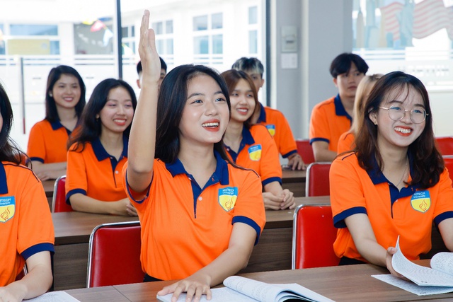 Dùng điểm học bạ học kỳ 1 lớp 12 đăng ký học bổng HUTECH 25% học phí toàn khóa - Ảnh 2. Dùng điểm học bạ học kỳ 1 lớp 12 đăng ký học bổng HUTECH 25% học phí toàn khóa - Ảnh 2.