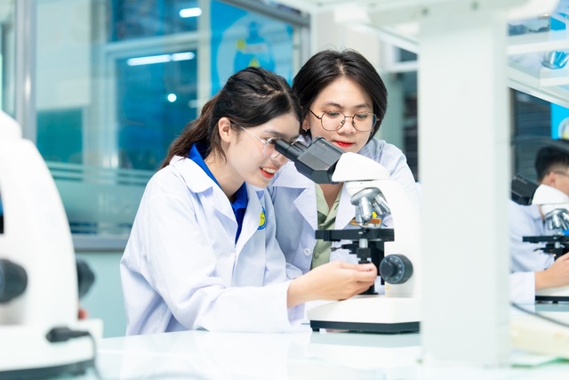 Dùng điểm học bạ học kỳ 1 lớp 12 đăng ký học bổng HUTECH 25% học phí toàn khóa - Ảnh 3. Dùng điểm học bạ học kỳ 1 lớp 12 đăng ký học bổng HUTECH 25% học phí toàn khóa - Ảnh 3.