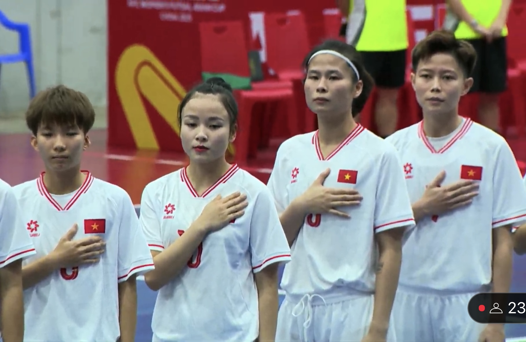 Đội tuyển futsal nữ Việt Nam thắng Macau với tỷ số đậm không tưởng: 21-0!- Ảnh 2. Đội tuyển futsal nữ Việt Nam thắng Macau với tỷ số đậm không tưởng: 21-0!- Ảnh 2.