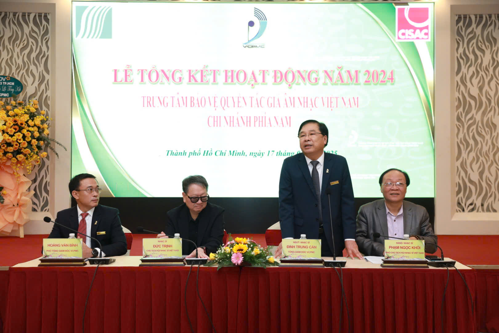 Nhiều nhạc sĩ nhận tiền tác quyền âm nhạc hơn 1 tỉ đồng một năm- Ảnh 2. Nhiều nhạc sĩ nhận tiền tác quyền âm nhạc hơn 1 tỉ đồng một năm- Ảnh 2.