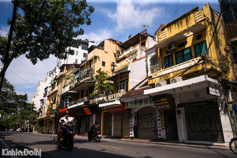 Phố Hàng Bông (Hà Nội). Ảnh: Lại Tấn