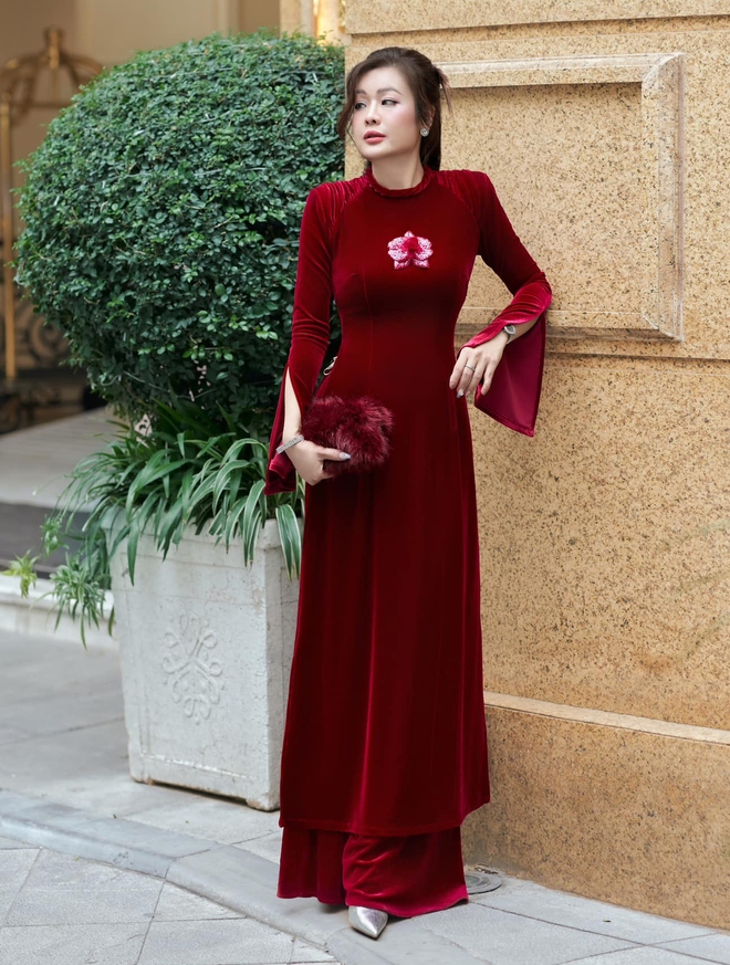 Lên đồ ngày xuân cùng những chất liệu được ưa chuộng nhất mùa này- Ảnh 9. Lên đồ ngày xuân cùng những chất liệu được ưa chuộng nhất mùa này- Ảnh 9.