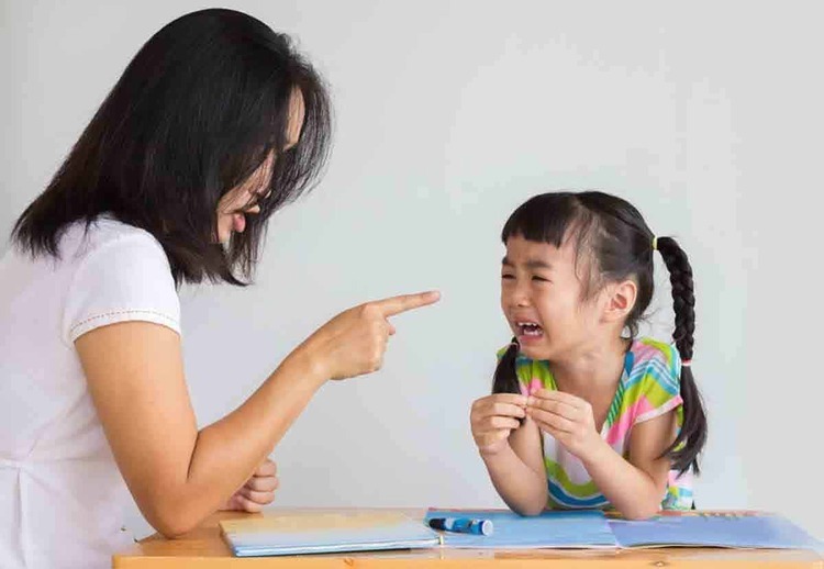 11 sai lầm của cha mẹ khi kèm con học ở nhà khiến trẻ càng học càng kém- Ảnh 2. 11 sai lầm của cha mẹ khi kèm con học ở nhà khiến trẻ càng học càng kém- Ảnh 2.