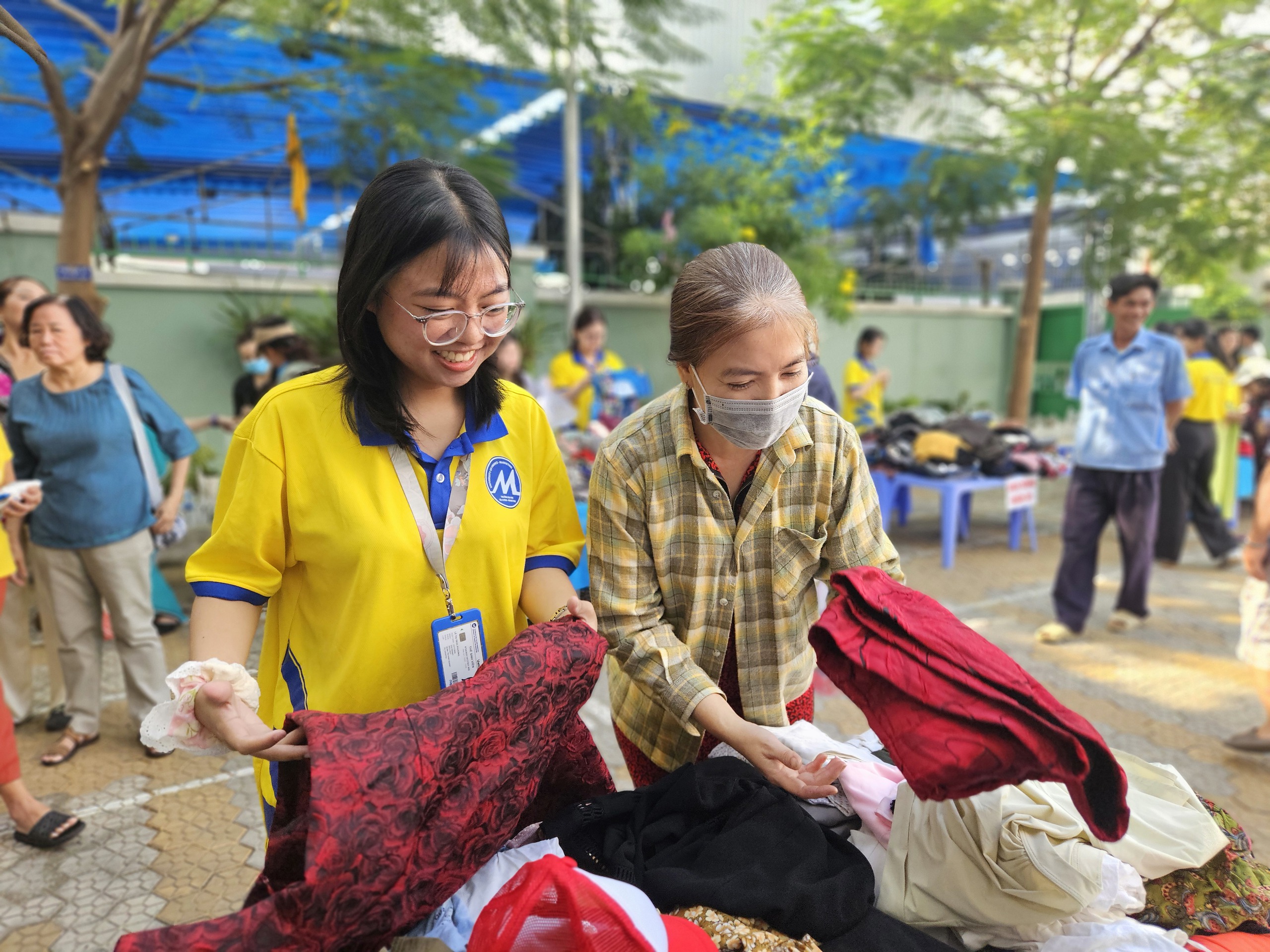 Hành động đẹp tại phiên chợ 0 đồng- Ảnh 5. Hành động đẹp tại phiên chợ 0 đồng- Ảnh 5.