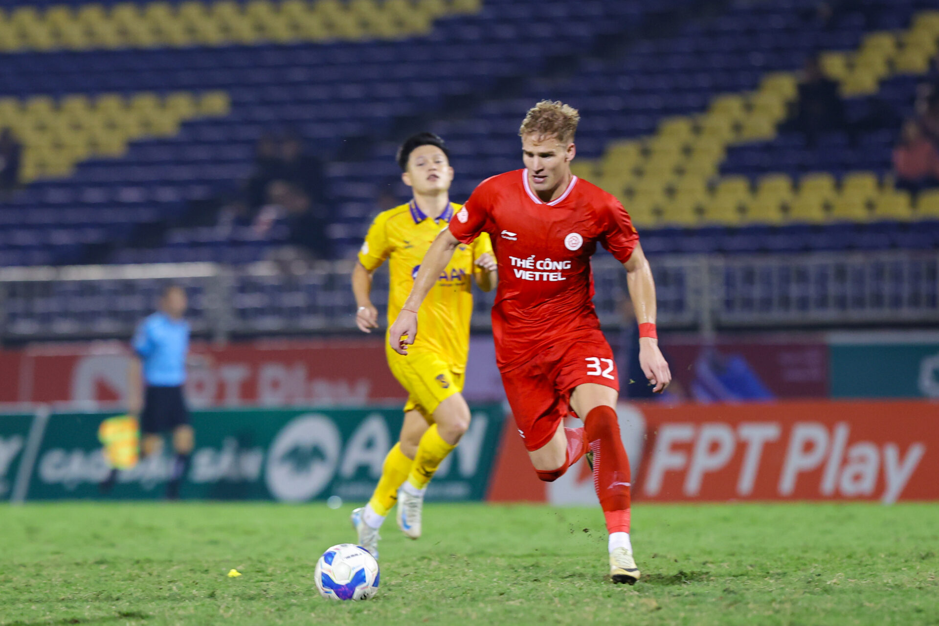 Lịch thi đấu vòng 10 V-League hôm nay: Cờ đến tay CLB Nam Định- Ảnh 2. Lịch thi đấu vòng 10 V-League hôm nay: Cờ đến tay CLB Nam Định- Ảnh 2.