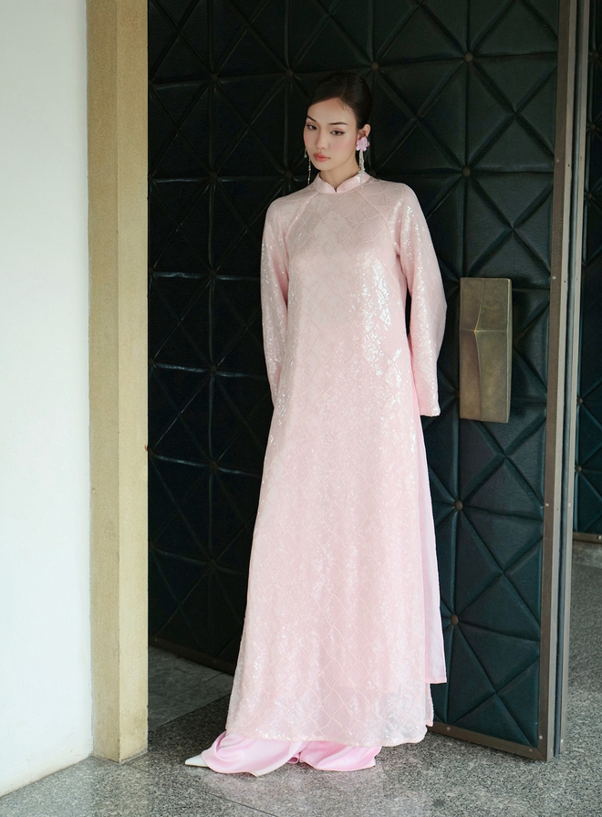 Trẻ trung, hiện đại và phóng khoáng bậc nhất là chiếc áo dài cách tân- Ảnh 5. Trẻ trung, hiện đại và phóng khoáng bậc nhất là chiếc áo dài cách tân- Ảnh 5.