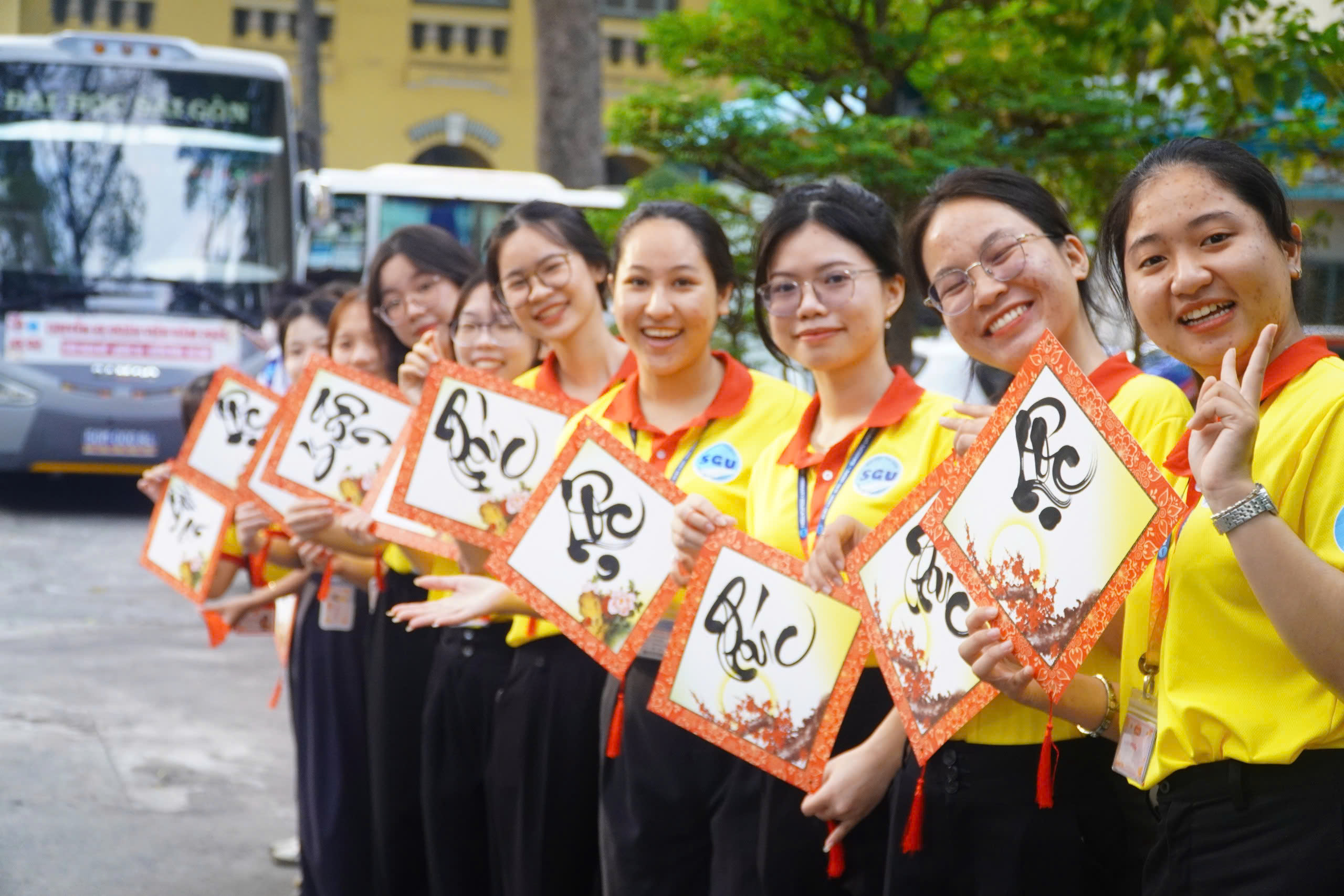 Buổi sáng đong đầy yêu thương ở TP HCM - Ảnh 11. Buổi sáng đong đầy yêu thương ở TP HCM - Ảnh 11.