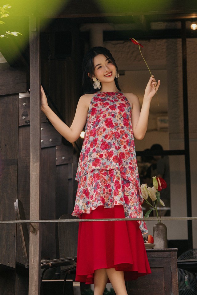 Đắm mình trong không khí mùa xuân với chiếc váy hoa- Ảnh 3. Đắm mình trong không khí mùa xuân với chiếc váy hoa- Ảnh 3.