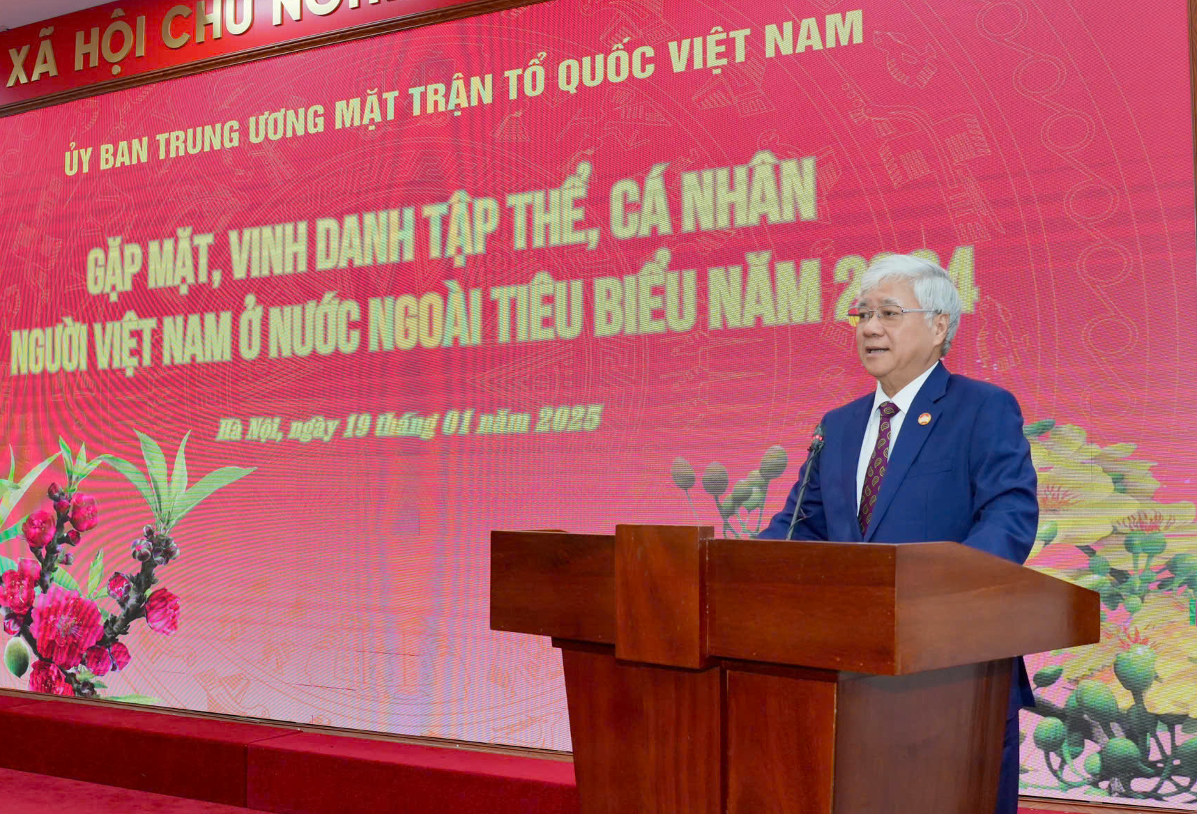 Vinh danh các kiều bào tiêu biểu- Ảnh 4. Vinh danh các kiều bào tiêu biểu- Ảnh 4.