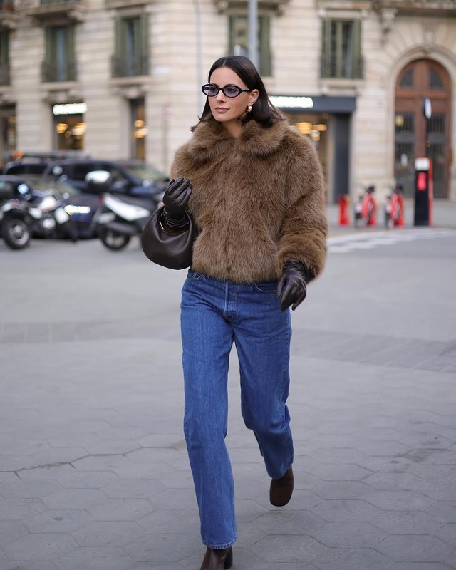 Quần jeans ống đứng là xu hướng thời trang đường phố đẹp nhất mùa này- Ảnh 7. Quần jeans ống đứng là xu hướng thời trang đường phố đẹp nhất mùa này- Ảnh 7.