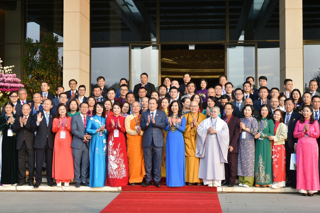 Chủ tịch Quốc hội Trần Thanh Mẫn gặp mặt đoàn kiều bào tiêu biểu - 2 Chủ tịch Quốc hội Trần Thanh Mẫn gặp mặt đoàn kiều bào tiêu biểu - 2
