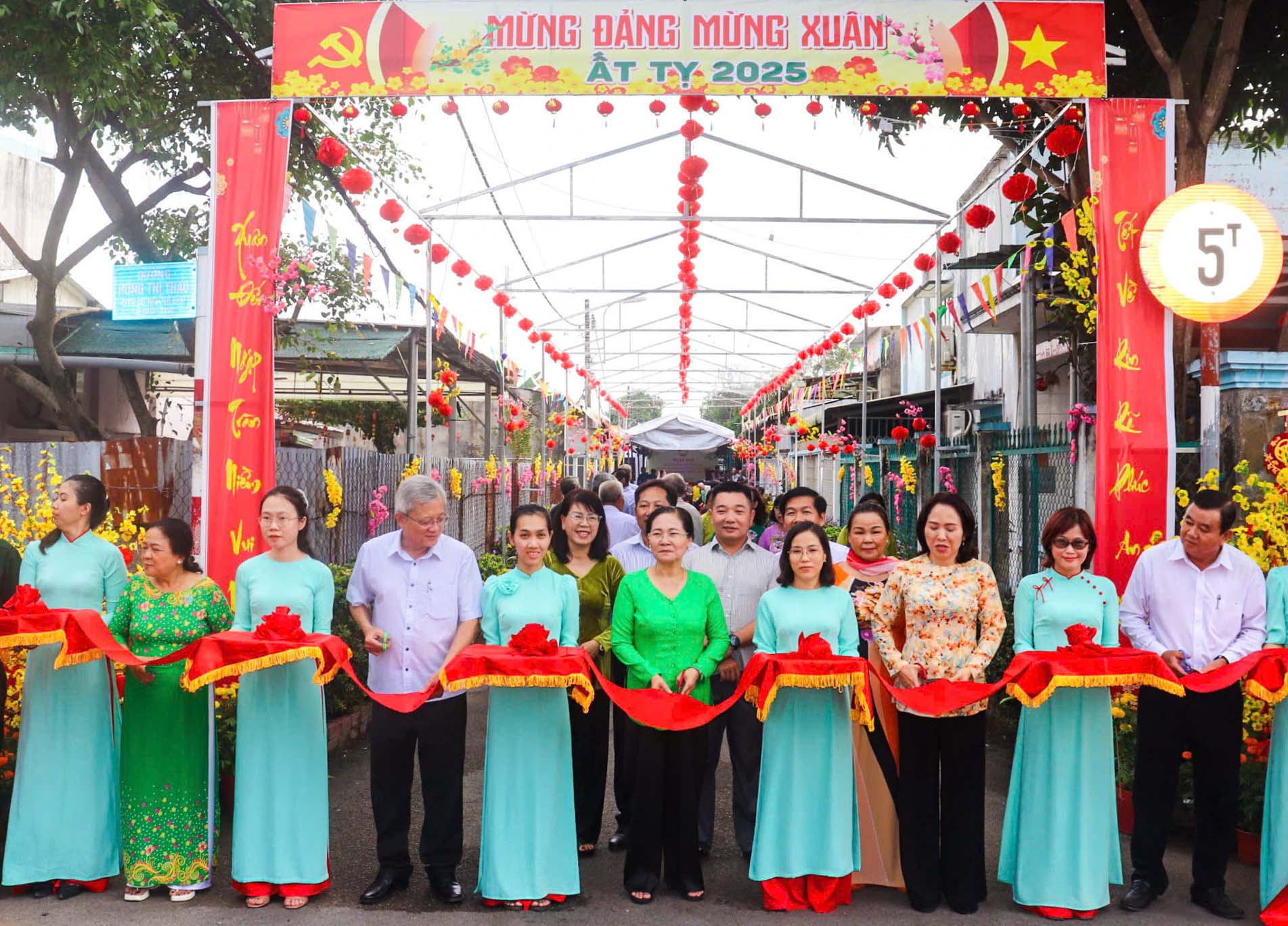 Chủ tịch HĐND TP HCM Nguyễn Thị Lệ dự ngày hội Chủ tịch HĐND TP HCM Nguyễn Thị Lệ dự ngày hội