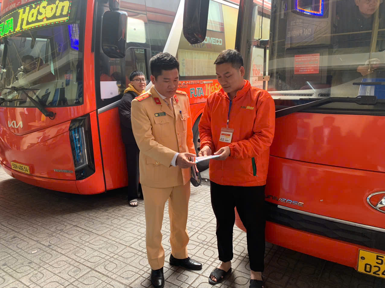 Bến xe Hà Nội phát động cao điểm phục vụ Tết Nguyên đán- Ảnh 2. Bến xe Hà Nội phát động cao điểm phục vụ Tết Nguyên đán- Ảnh 2.