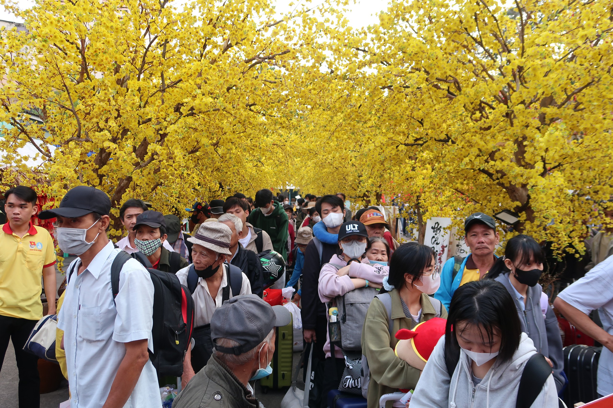 TPHCM: “Chuyến xe mùa xuân” đã khởi hành đưa sinh viên khó khăn về quê đón Tết- Ảnh 2. TPHCM: “Chuyến xe mùa xuân” đã khởi hành đưa sinh viên khó khăn về quê đón Tết- Ảnh 2.