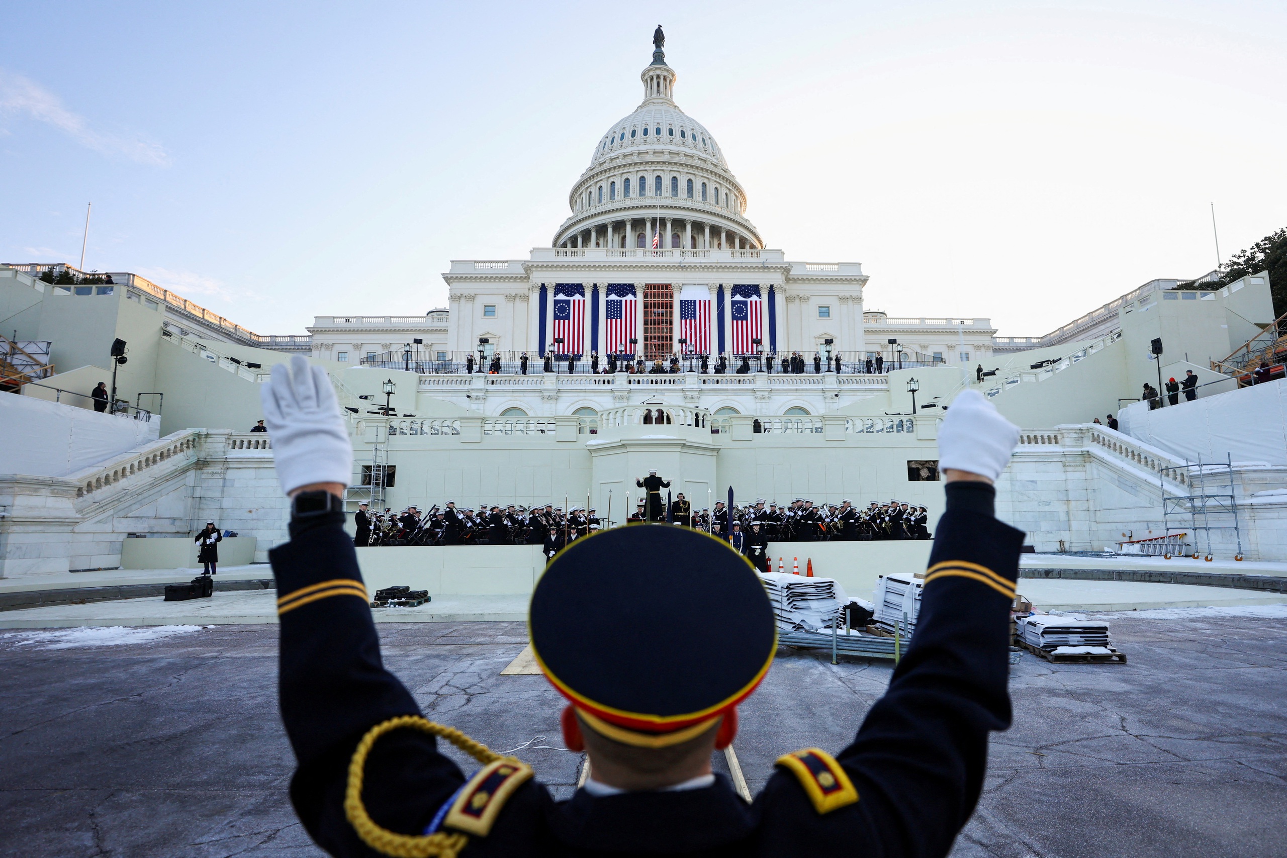 Lễ nhậm chức của ông Trump đêm nay diễn ra như thế nào?- Ảnh 2. Lễ nhậm chức của ông Trump đêm nay diễn ra như thế nào?- Ảnh 2.