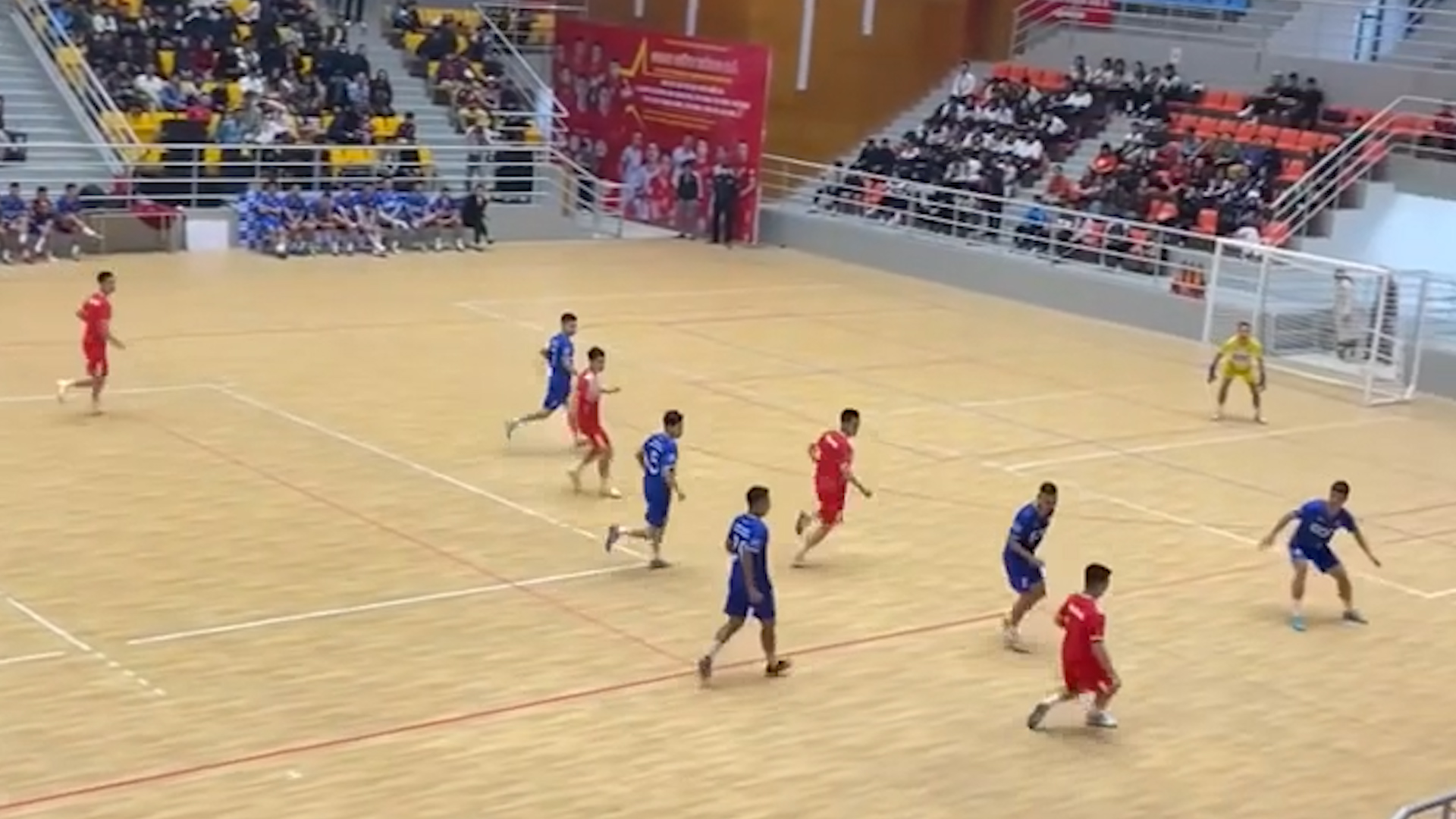 Quang Hải, Duy Mạnh cùng Văn Quyết bất ngờ chơi futsal: Sự thật là…- Ảnh 2. Quang Hải, Duy Mạnh cùng Văn Quyết bất ngờ chơi futsal: Sự thật là…- Ảnh 2.