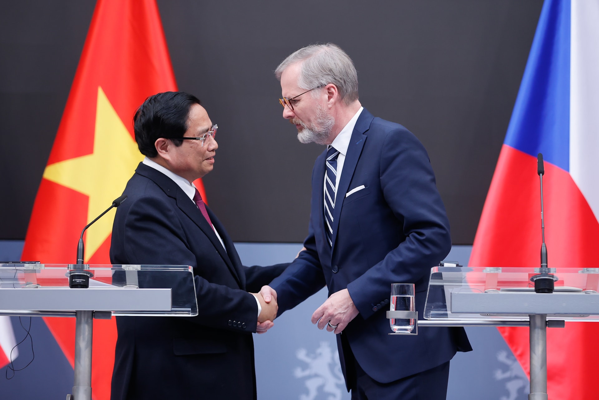 Thủ tướng Petr Fiala: Tại châu Á, Czech có quan hệ sâu sắc và rộng mở nhất với Việt Nam- Ảnh 4. Thủ tướng Petr Fiala: Tại châu Á, Czech có quan hệ sâu sắc và rộng mở nhất với Việt Nam- Ảnh 4.