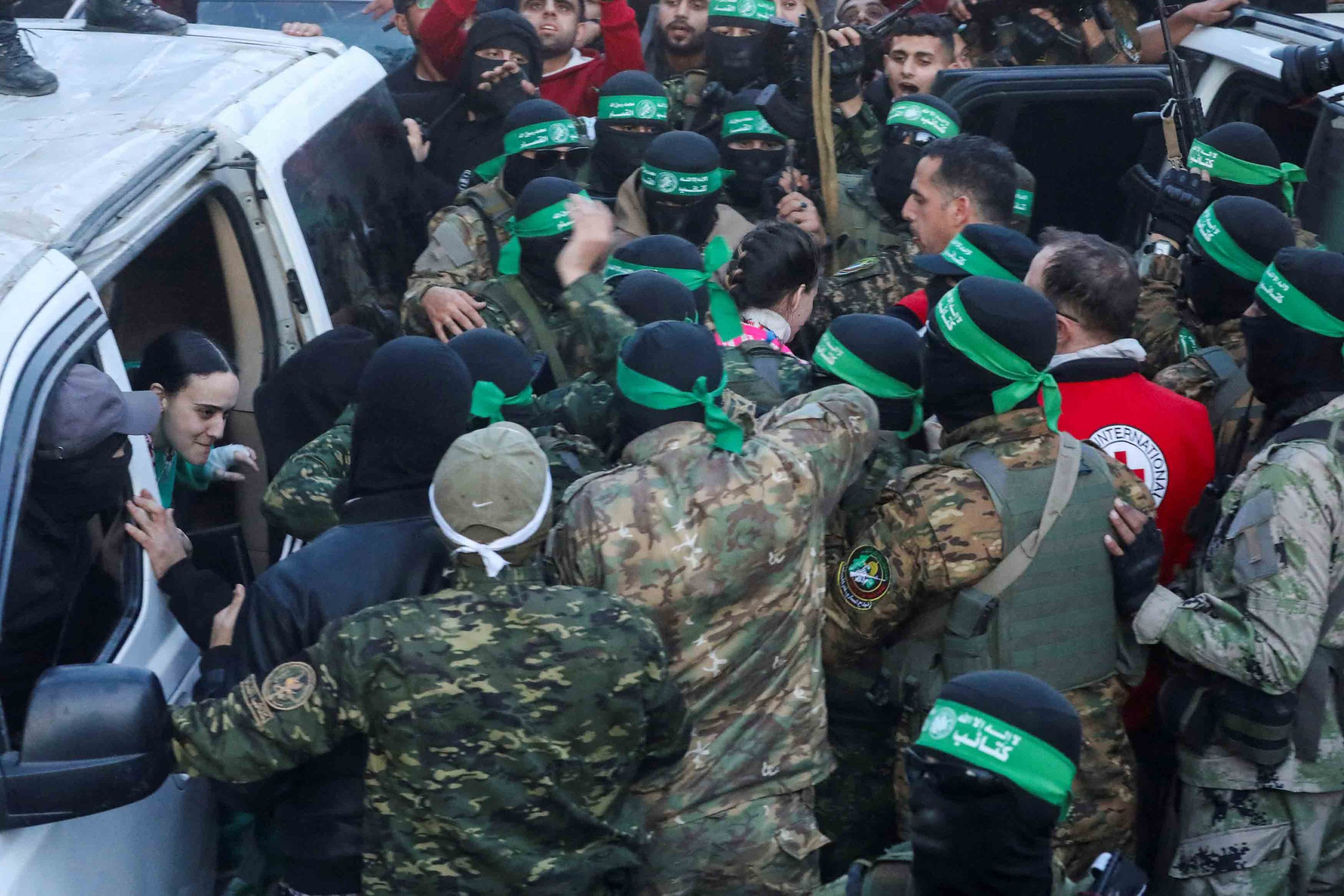 Nước mắt đoàn tụ ngày Hamas - Israel ngừng bắn- Ảnh 2. Nước mắt đoàn tụ ngày Hamas - Israel ngừng bắn- Ảnh 2.