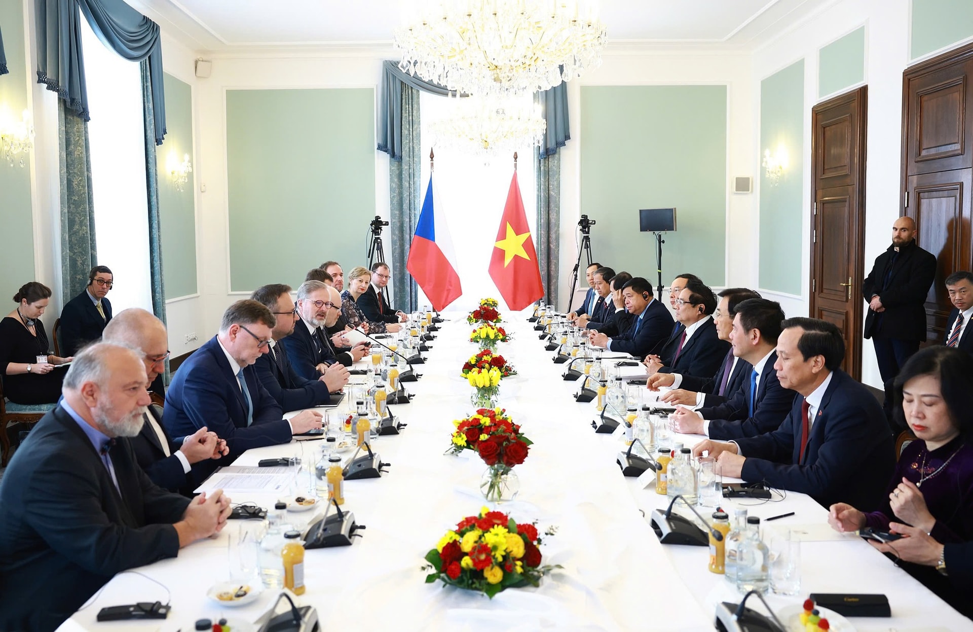 Tuyên bố chung về việc nâng cấp quan hệ lên Đối tác Chiến lược giữa Việt Nam và Czech- Ảnh 3. Tuyên bố chung về việc nâng cấp quan hệ lên Đối tác Chiến lược giữa Việt Nam và Czech- Ảnh 3.
