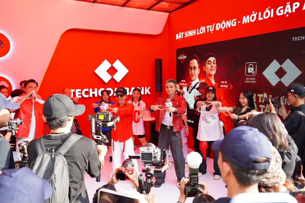 Techcombank là nhà đồng đầu tư concert Anh trai vượt ngàn chông gai 3, 4 - 4 Techcombank là nhà đồng đầu tư concert Anh trai vượt ngàn chông gai 3, 4 - 4