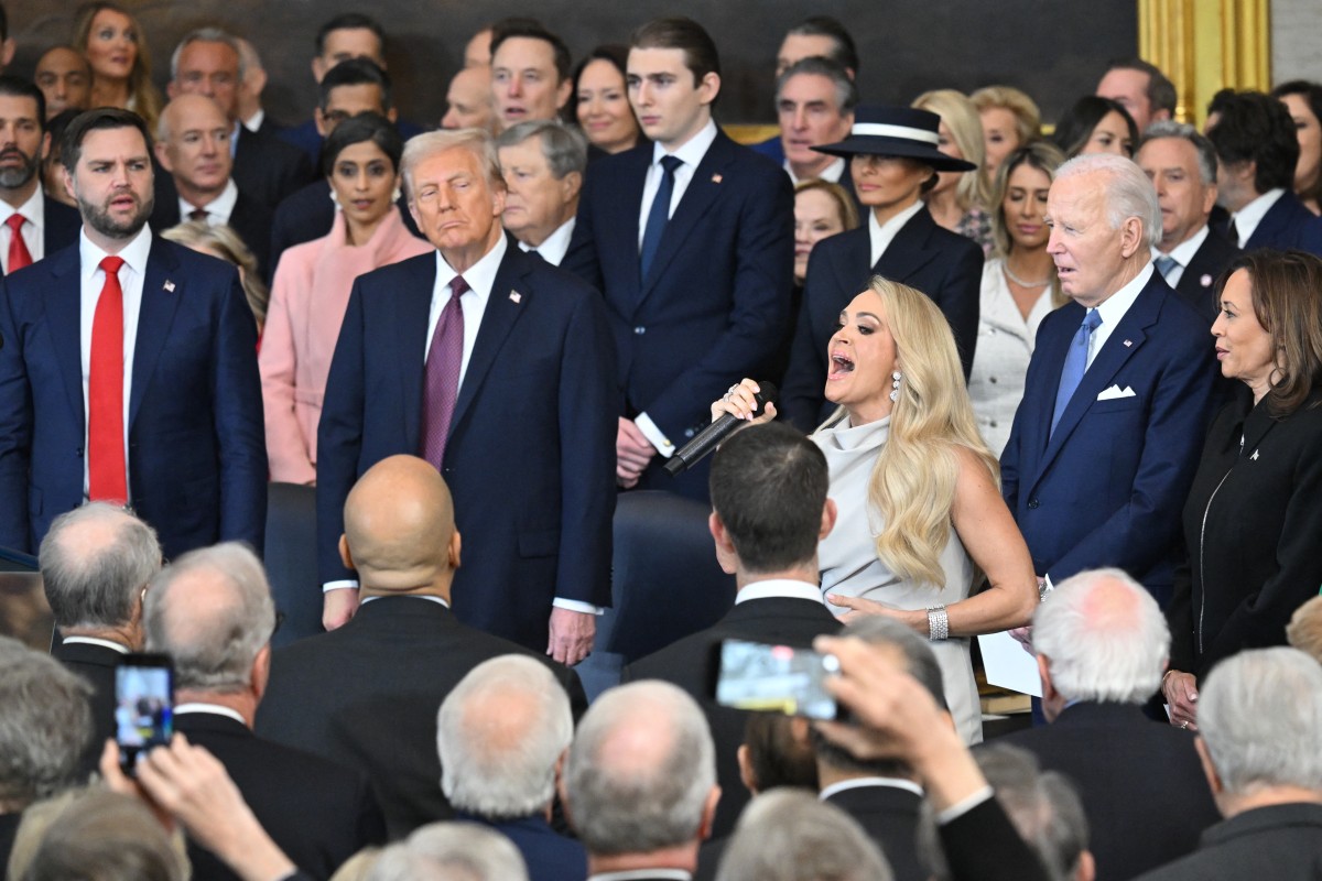 Carrie Underwood 'nổi điên' vì bị thiếu tôn trọng trong buổi diễn nhậm chức của Donald Trump?- Ảnh 2. Carrie Underwood 'nổi điên' vì bị thiếu tôn trọng trong buổi diễn nhậm chức của Donald Trump?- Ảnh 2.