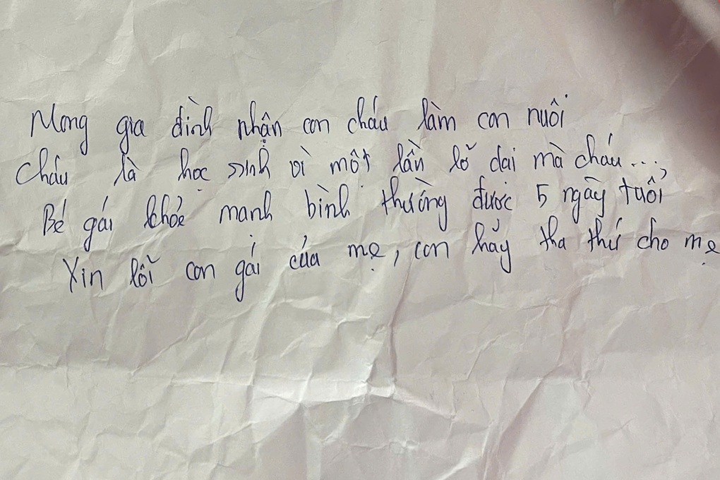 Bé gái sơ sinh bị bỏ rơi kèm tờ giấy cháu là học sinh, vì một lần lỡ dại - 2 Bé gái sơ sinh bị bỏ rơi kèm tờ giấy cháu là học sinh, vì một lần lỡ dại - 2