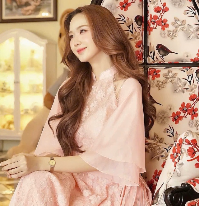 Bí quyết để diện áo dài thật đẹp trong ngày tết- Ảnh 3. Bí quyết để diện áo dài thật đẹp trong ngày tết- Ảnh 3.