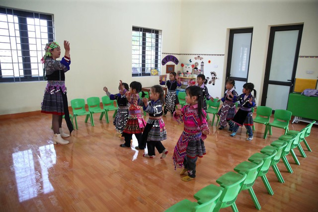 Mỗi mùa xuân mới, lại có thêm hàng trăm ước mơ nhỏ được thắp sáng: Từ những chiếc áo ấm, từ lớp học khang trang - Ảnh 7. Mỗi mùa xuân mới, lại có thêm hàng trăm ước mơ nhỏ được thắp sáng: Từ những chiếc áo ấm, từ lớp học khang trang - Ảnh 7.