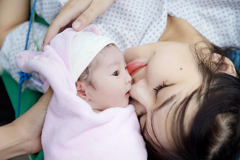 - Vietnam.vn Bé Yumi của cặp vợ chồng Anh Tuấn rất kháu khỉnh.