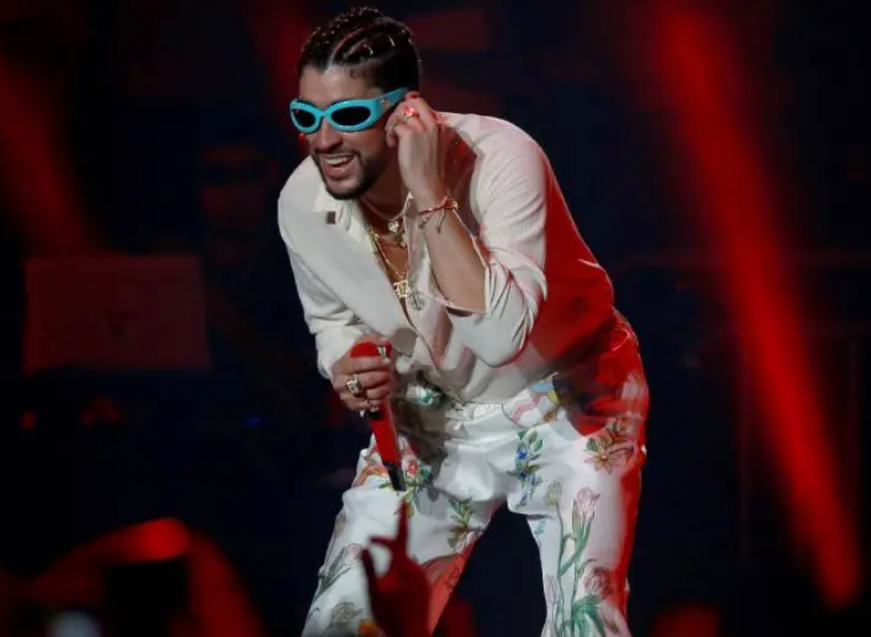 Bad Bunny - chàng ca sĩ trẻ đã đánh bại Taylor Swift- Ảnh 6. Bad Bunny - chàng ca sĩ trẻ đã đánh bại Taylor Swift- Ảnh 6.