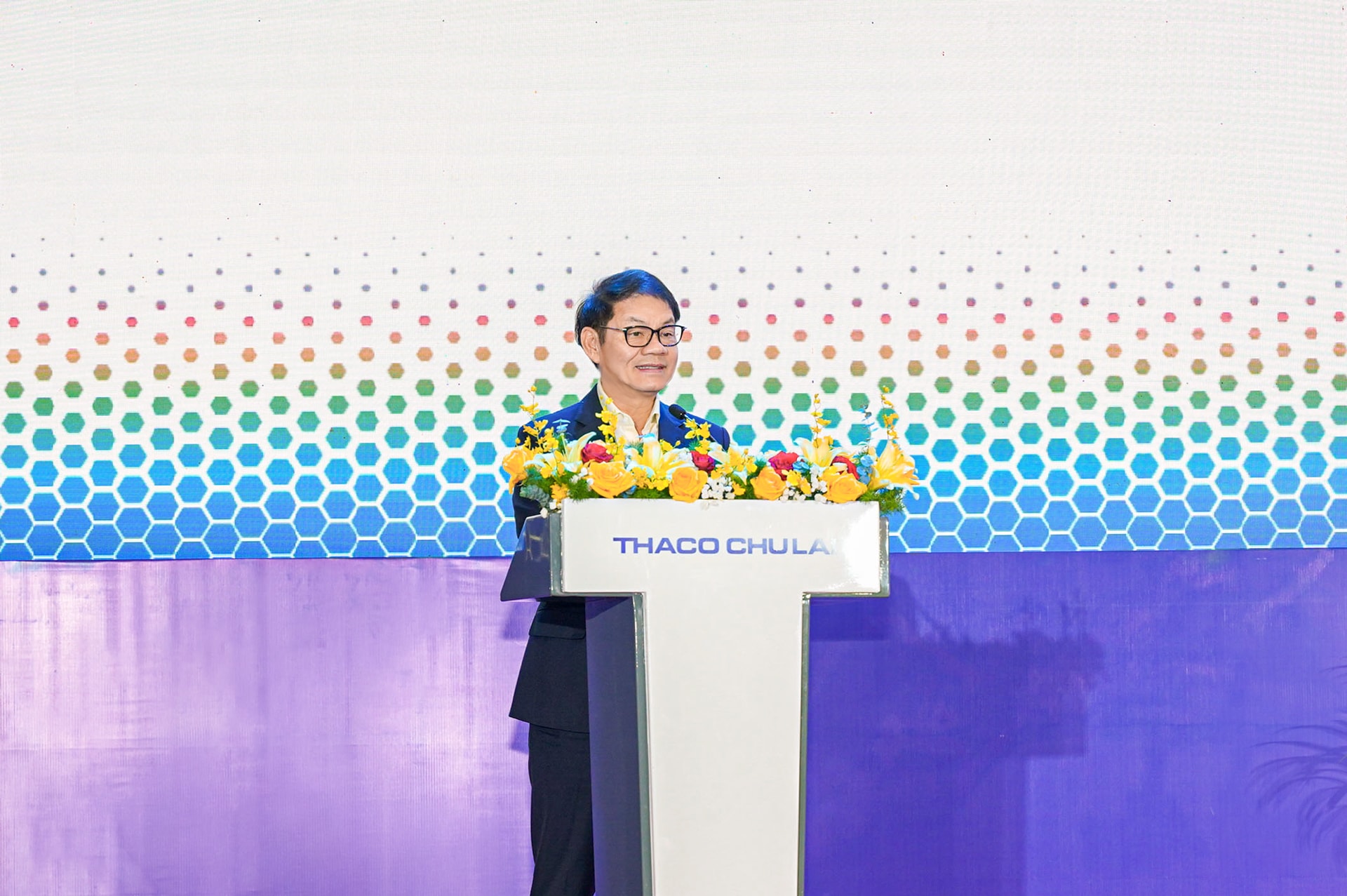 Ông Trần Bá Dương - Chủ tịch HĐQT THACO phát biểu tại Hội nghị Hình-4