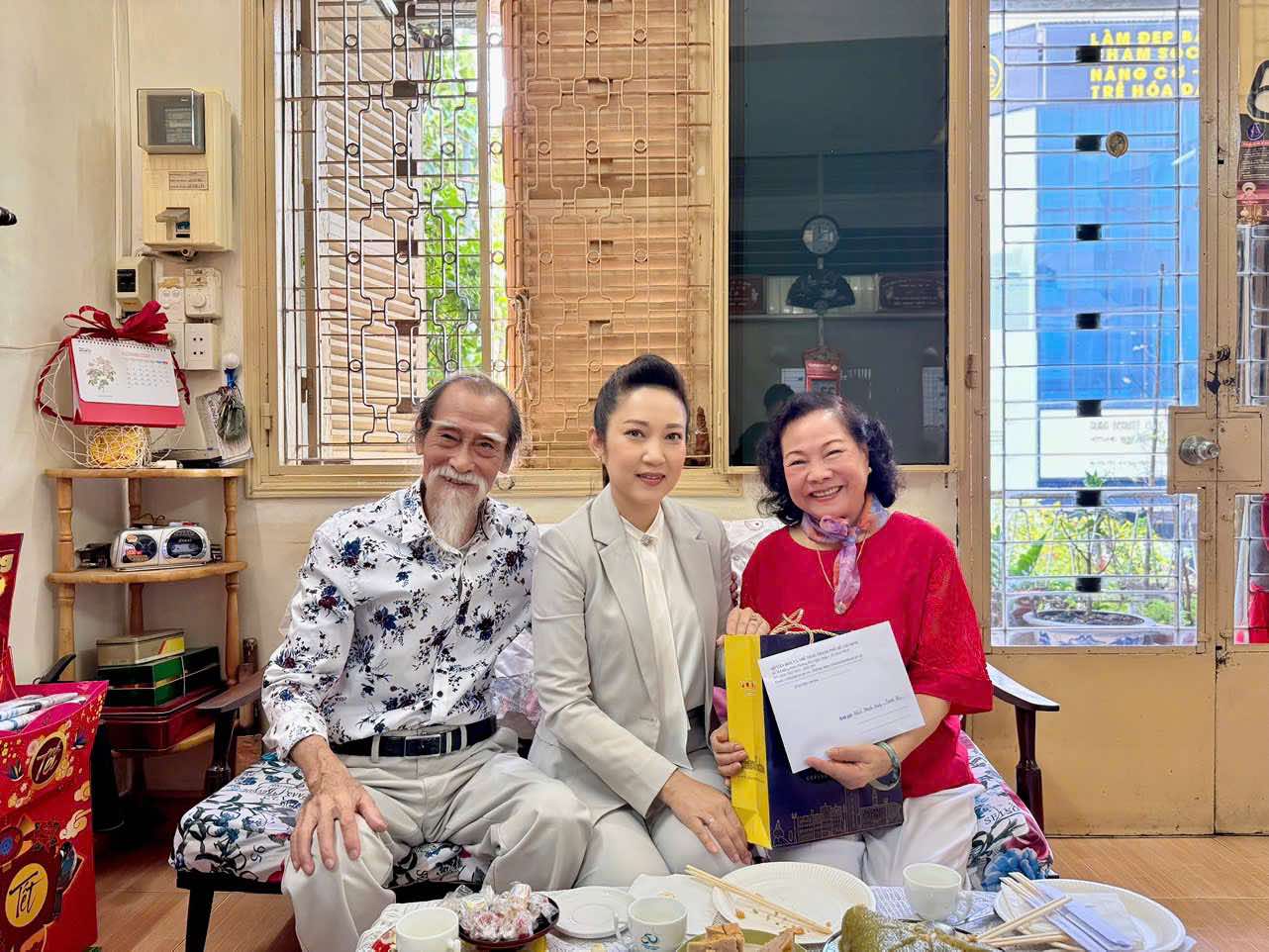 NSND Nguyễn Thị Thanh Thúy thăm và chúc tết văn nghệ sĩ tiêu biểu- Ảnh 2. NSND Nguyễn Thị Thanh Thúy thăm và chúc tết văn nghệ sĩ tiêu biểu- Ảnh 2.