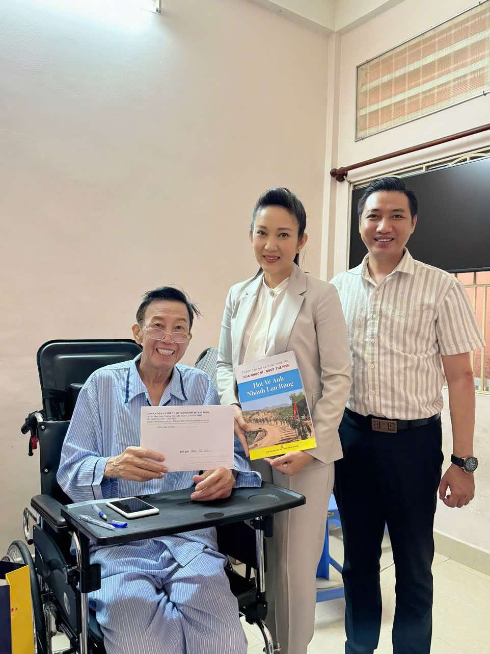 NSND Nguyễn Thị Thanh Thúy thăm và chúc tết văn nghệ sĩ tiêu biểu- Ảnh 3. NSND Nguyễn Thị Thanh Thúy thăm và chúc tết văn nghệ sĩ tiêu biểu- Ảnh 3.