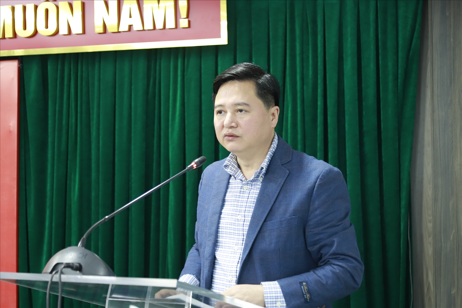 Đồng chí Cầm Văn Thanh - Phó Bí thư Đảng ủy cơ quan UBDT, Vụ trưởng Vụ Tổng hợp phát biểu tại Đại hội Đồng chí Cầm Văn Thanh - Phó Bí thư Đảng ủy cơ quan UBDT, Vụ trưởng Vụ Tổng hợp phát biểu tại Đại hội