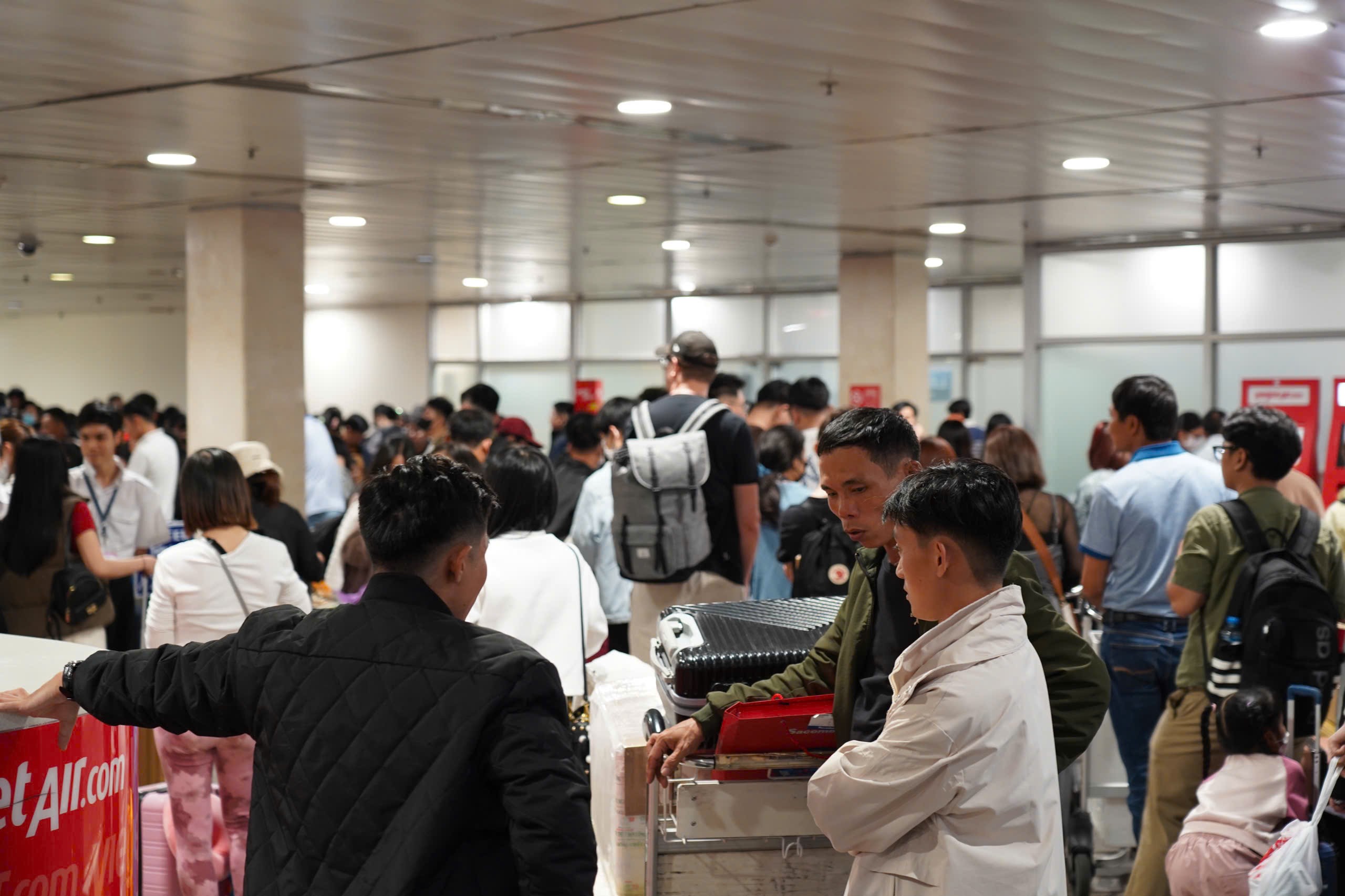 Sân bay Tân Sơn Nhất Sân bay Tân Sơn Nhất