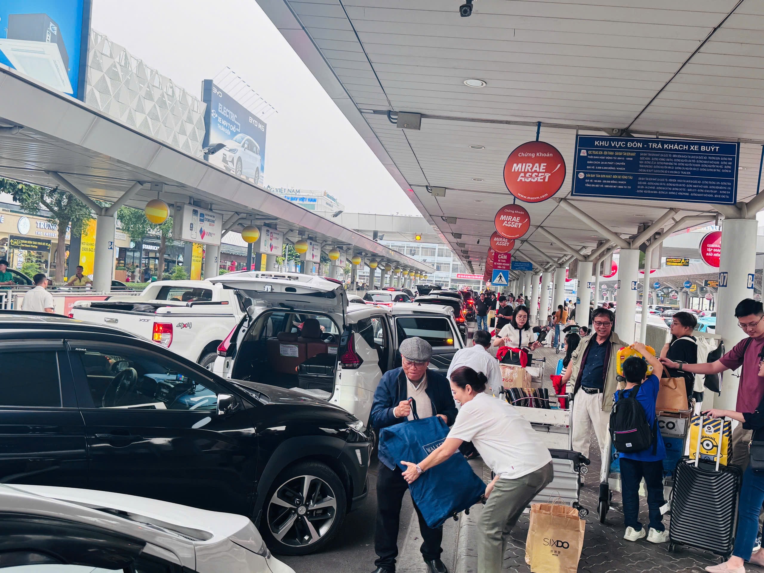 Sân bay Tân Sơn Nhất Sân bay Tân Sơn Nhất