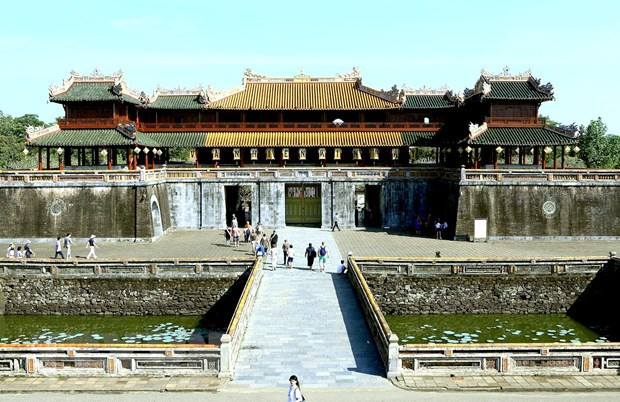 Hoàng Thành (Đại Nội Huế) luôn là điểm tham quan chính của du khách mỗi khi đặt chân tới mảnh đất cố đô. (Ảnh: Hoàng Hùng/TTXVN) Thừa Thiên-Huế: Nỗ lực bảo tồn Quần thể di tích Cố đô Huế ảnh 1