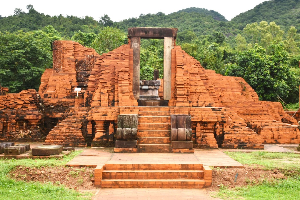 Người duy nhất xứ Quảng giữ bí quyết sản xuất gạch Chăm - 3 Người duy nhất xứ Quảng giữ bí quyết sản xuất gạch Chăm - 3