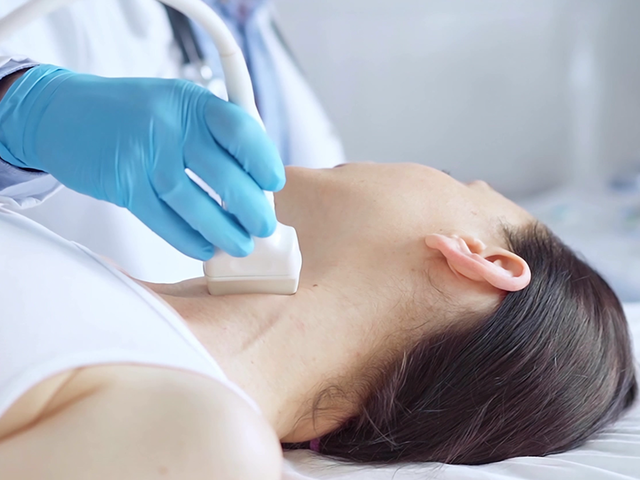 Ai có dấu hiệu này cần đi khám tuyến giáp ngay càng sớm càng tốt- Ảnh 2. Ai có dấu hiệu này cần đi khám tuyến giáp ngay càng sớm càng tốt- Ảnh 2.