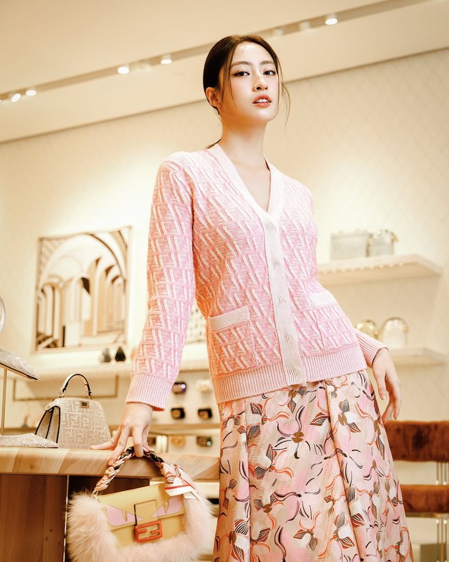 Áo len cardigan và những công thức phối đồ ngày lạnh- Ảnh 1. Áo len cardigan và những công thức phối đồ ngày lạnh- Ảnh 1.